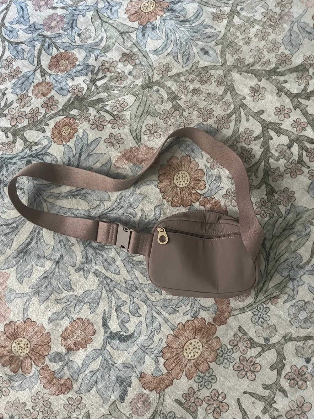 Universal Thread compact mauve